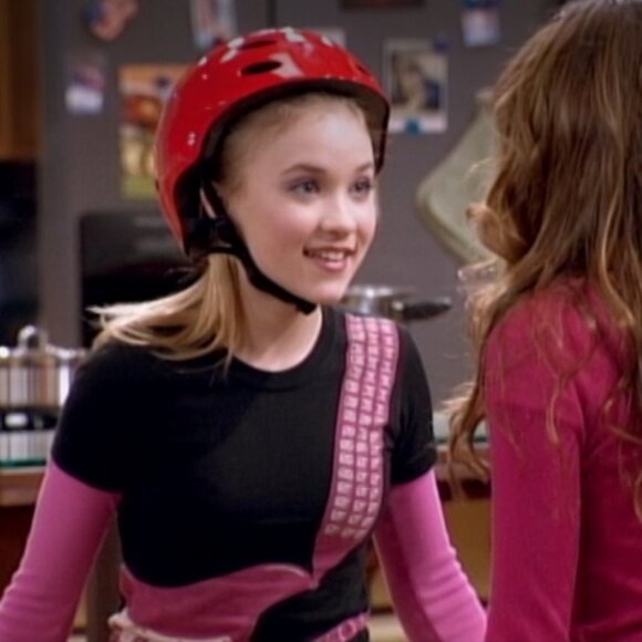 2000s Fender Guitar Tee ALT ASO Lilly Truscott Hannah Montana - Picture 5 of 6